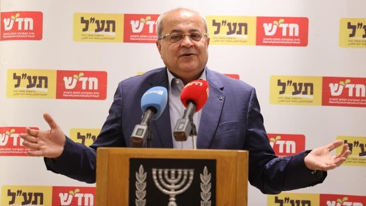 טיבי: "הבחירה היא בין גרוע לגרוע יותר" (צילום: אלכס קולומויסקי) ישיבת סיעה חד"ש תע"ל