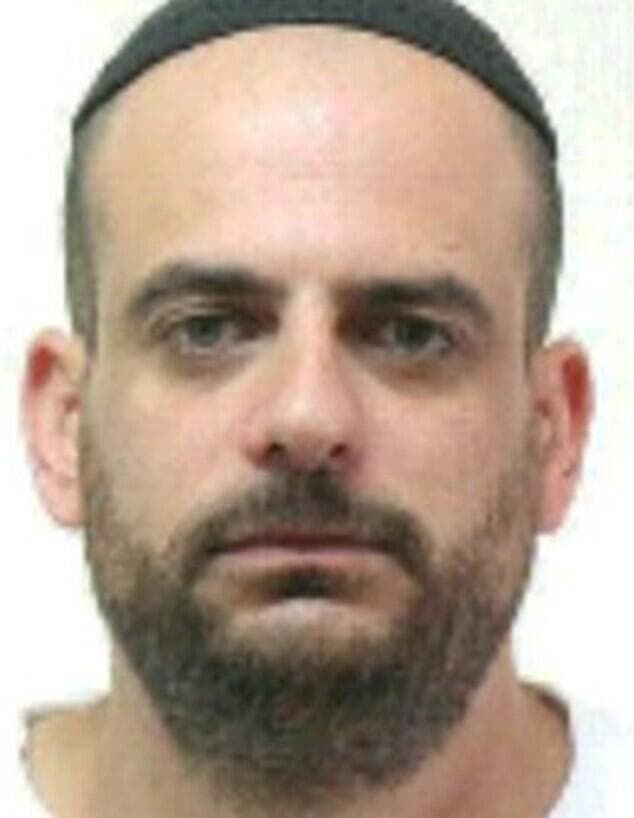 שמוליק הרוש, המוגדר במשטרה כראש ארגון פשיעה (צילום: אלבום פרטי) שמוליק הרוש, המוגדר במשטרה כראש ארגון פשיעה