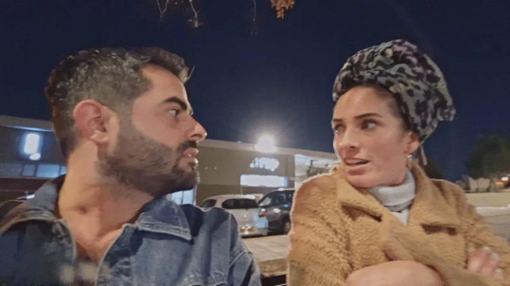 אנשים למדו איך "עושים מחוברים". מתוך "מחוברים" (צילום: באדיבות HOT וקודה תקשורת) מתוך "מחוברים"