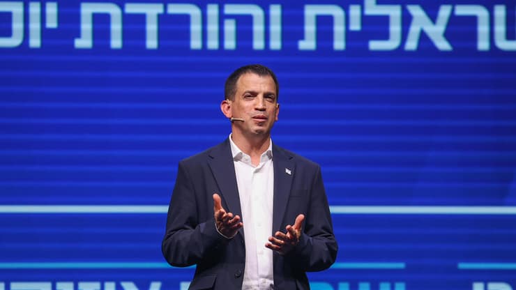 אסור להאמין לפוליטיקאים? "התפקיד שלנו זה להוכיח שאתם טועים". שאול מרידור (צילום: עידו ארז) אירוע פתיחת מסע הבחירות של מפלגת ישר! עם גדי איזנקוט