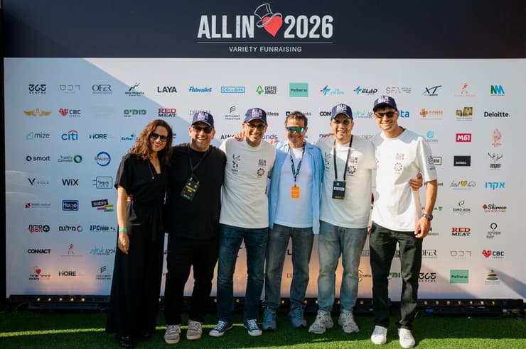 מייסדי All In יחד עם נשיא וראייטי, אודי אנג'ל