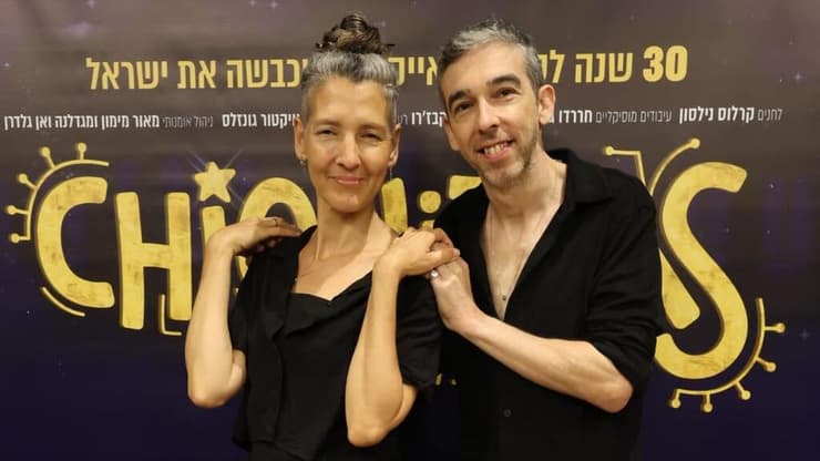 ליאת אחירון לצד בפרזנטציה של "קטנטנות" (צילום: רפי דלויה) עודד פז וליאת אחירון בפרזנטציה של "קטנטנות"