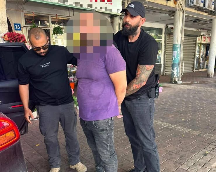 מעצרו של דר הרחוב בנתניה (צילום: דוברות המשטרה) דקר 4 פעמים, וברח: נעצר החשוד ברצח הרב בכולל שלו בנתניה
