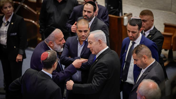 מליאת הכנסת - הצבעה לחוק יסוד לימוד תורה