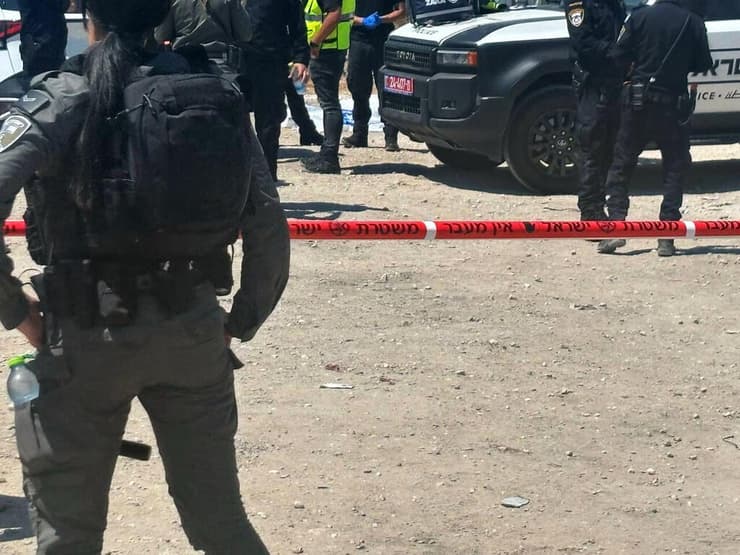 כוחות ביטחון (צילום: מאיר תורג'מן) זירת הפח"ע בלוד