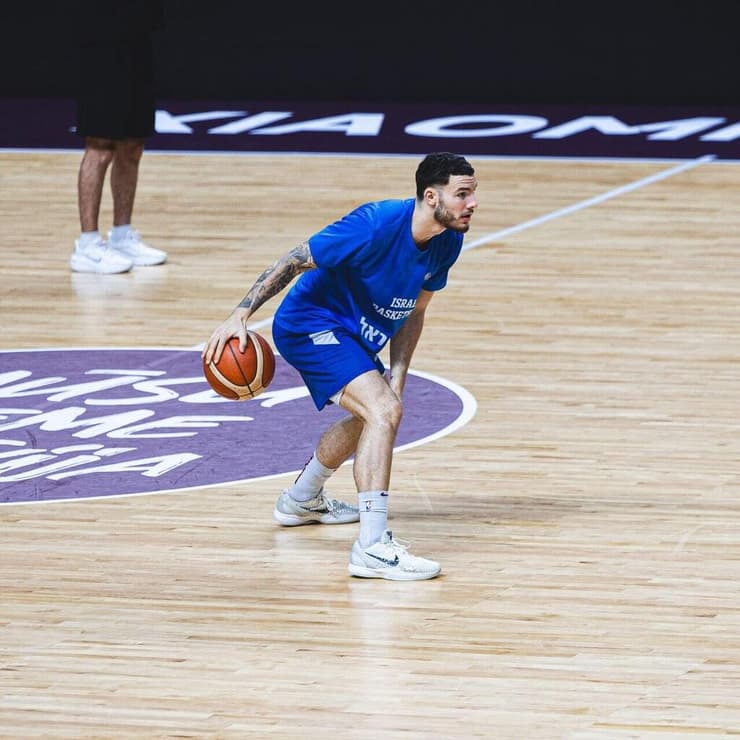 "כל מה שאני עושה זה בשביל להגיע ל-NBA" (צילום: איגוד הכדורסל) נועם יעקב נבחרת ישראל