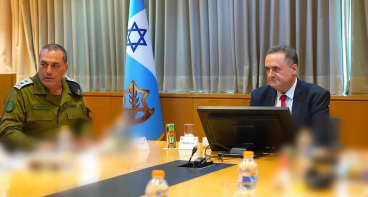 אין כוונה לכבוש מחנה פליטים נוסף. השר כ"ץ והרמטכ"ל זמיר (צילום: נטע דבח, משרד הביטחון) שר הביטחון בהערכת מצב לציון 1,000 ימים לפרוץ המלחמה