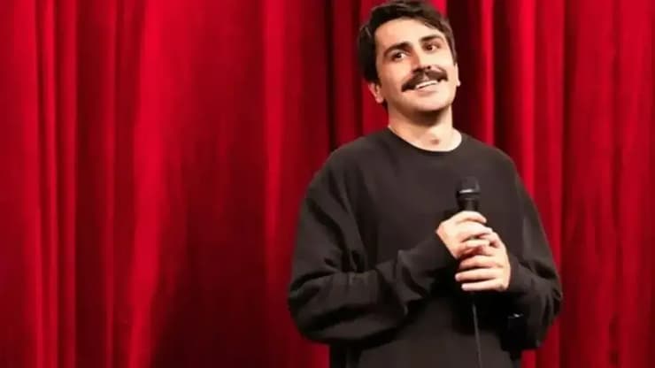 "הייתי בחופשה, ידעתי שאיעצר כשאחזור לטורקיה". קוגטס דניז קוגטס קומיקאי טורקי שנעצר לאחר שהעליב את ארדואן