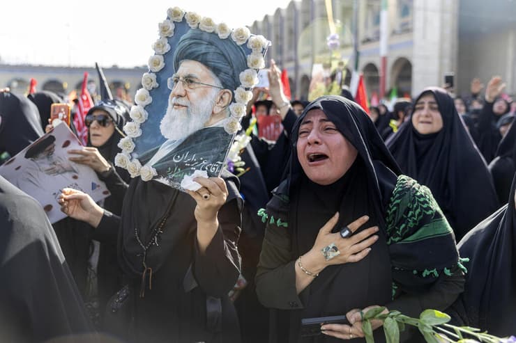 צילום: Majid Saeedi/Getty Images הלוויית עלי חמינאי בטהרן