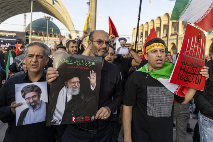 צילום: Majid Saeedi/Getty Images הלוויית עלי חמינאי בטהרן