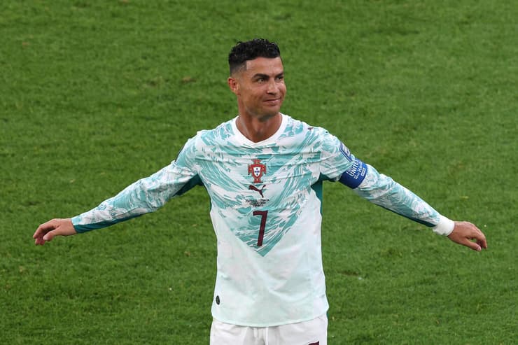 הריקוד האחרון. רונאלדו (צילום: Mattia Ozbot / Getty Images) כריסטיאנו רונאלדו לאחר שנתפס בעמדת נבדל במונדיאל