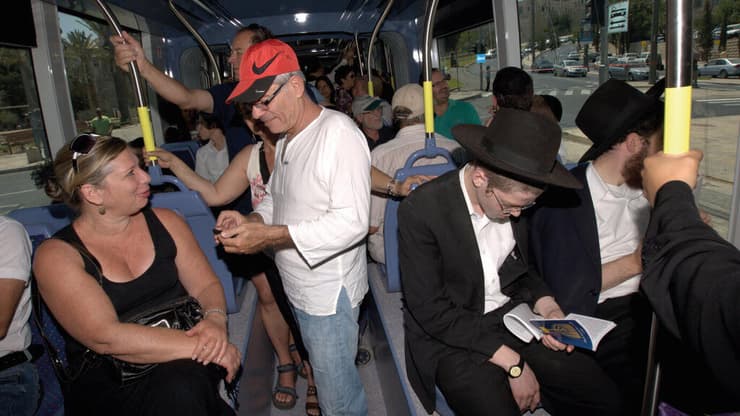 האוכלוסייה המגוונת בירושלים (צילום: עטא עוויסאת) האוכלוסייה המגוונת בירושלים