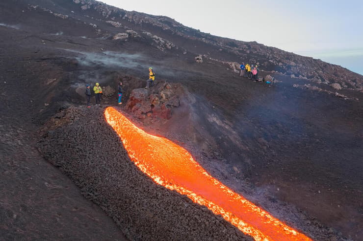 צילום: REUTERS/Giuseppe Di Stefano התפרצות הר הגעש אטנה בסיציליה