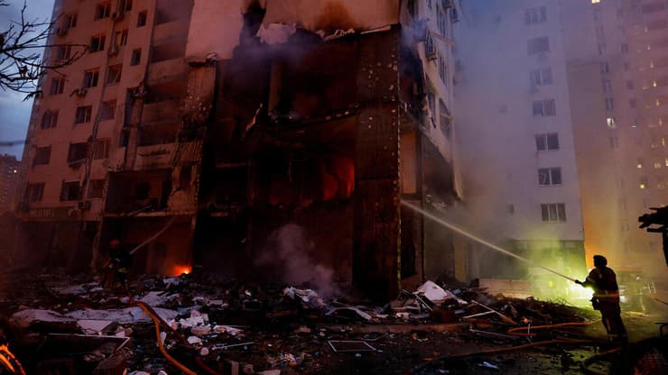 צילום: REUTERS/Valentyn Ogirenko מתקפה רוסיה אוקראינה קייב
