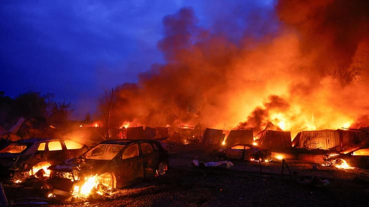 קייב, הלילה (צילום: REUTERS/Valentyn Ogirenko ) מתקפה רוסיה אוקראינה קייב
