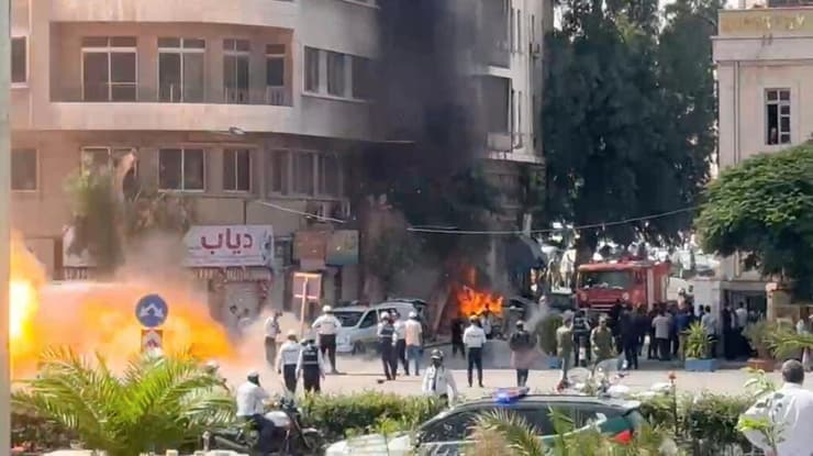 צילום: REUTERS/Yamam Al Shaar הרכב שהתפוצץ בדמשק