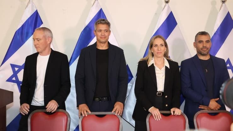 צילום: מוטי קמחי חילי טרופר, יועז הנדל, שירה שפירא ואליסף פרץ במסיבת העיתונאים
