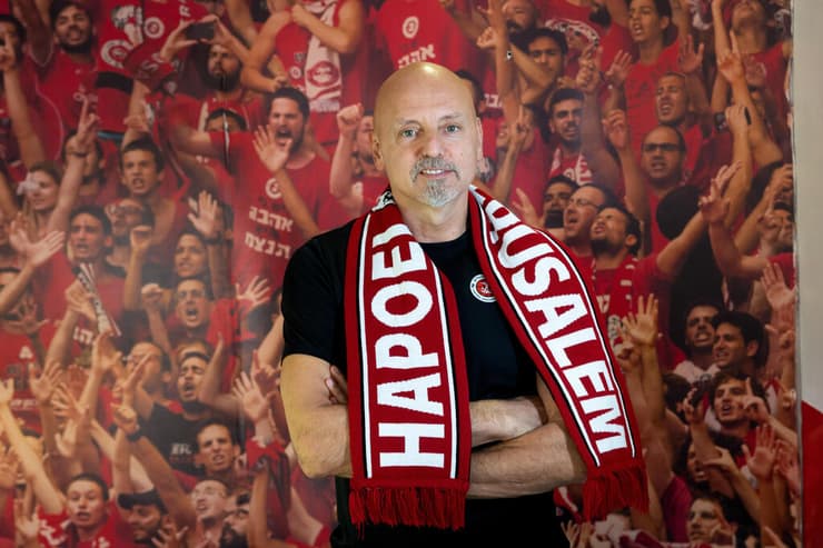 בא לעבוד. סשה אוברדוביץ' (צילום: אלכס קולומויסקי) סשה אוברדוביץ'