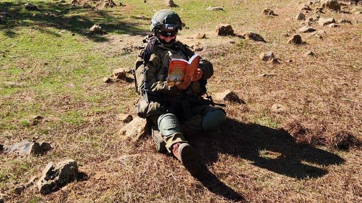 "מתנהלת מול פרוטוקולים שונים. אני צריכה להתאים את עצמי בשבריר שנייה" (צילום: דובר צה"ל) סרן ד"ר מ' רופאה בגבעתי