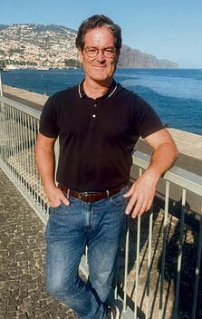 "רונאלדו כילד אכל המבורגרים שיועדו לפח". העיתונאי קריירה "רונאלדו כילד אכל המבורגרים שיועדו לפח". העיתונאי קריירה