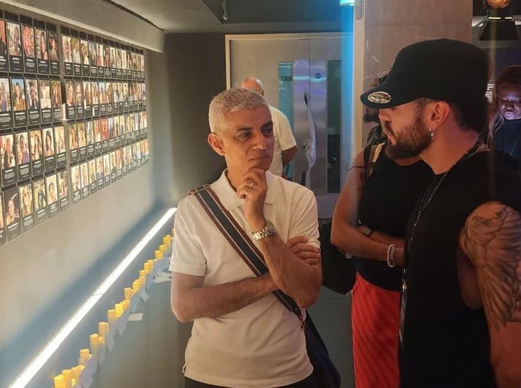 ראש עיריית לונדון סאדיק חאן מבקר בתערוכת הנובה (צילום: Nova Exhibition London) ראש עיריית לונדון מבקר בתערוכת הנובה
