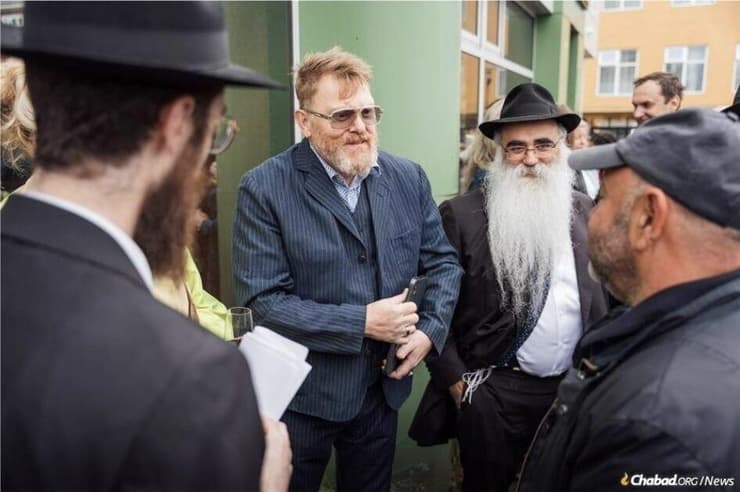 הטקס במרכז היהודי באיסלנד (צילום: ישראל סודרי, chabad.org) הטקס במרכז היהודי באיסלנד