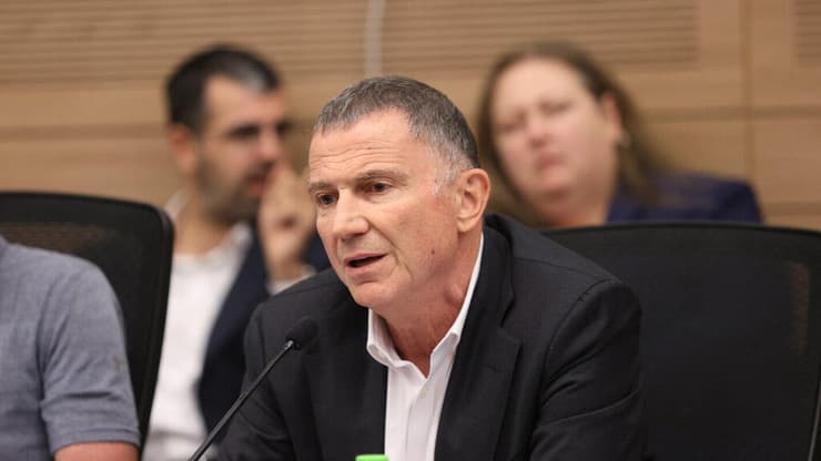 יולי אדלשטיין (צילום: אלכס קולומויסקי) יולי אדלשטיין