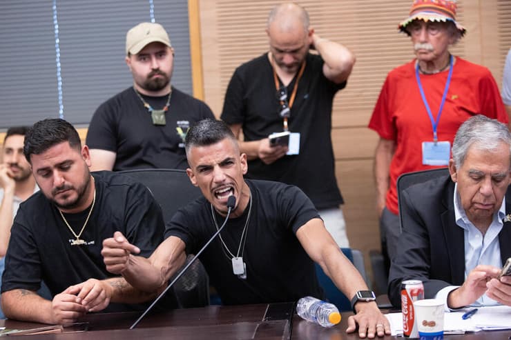 יוסי סרדי, השבוע בכנסת (צילום: אלכס קולומויסקי) יוסי סרדי, השבוע בכנסת