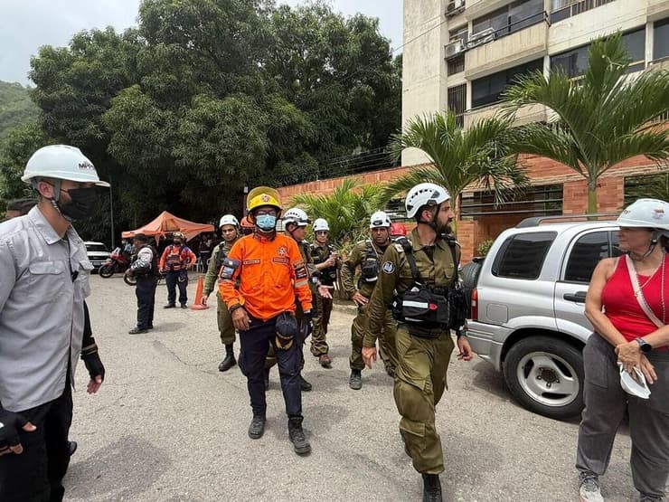 "זכינו לחום, לאמון ולאהדה מצד העם והרשויות בוונצואלה". חברי המשלחת מפיקוד העורף באזור האסון (צילום: דובר צה"ל ) משלחת פיקוד העורף הישראלי בונצואלה