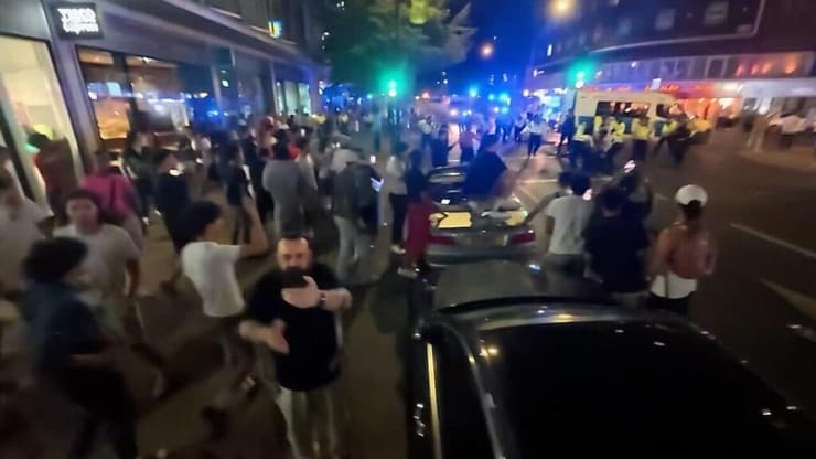 צילום: מתוך X מהומות בלונדון של אוהדי קבוצת הכדורגל של מרוקו לאחר שהפסידו לצרפת
