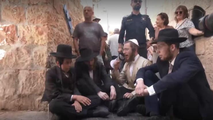 צילום: גיל יוחנן פינוי המפגינים בירושלים