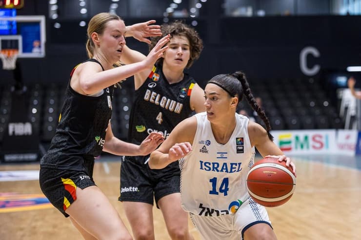 הסתפקה ב-13 נקודות. רביב (צילום: FIBA PHOTOS) רביב