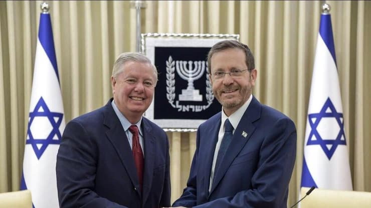 עם נשיא המדינה הרצוג גרהאם והרצוג