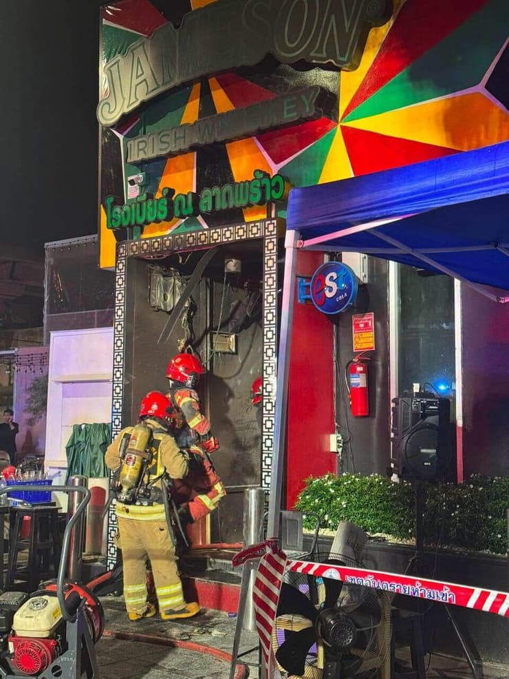 הפאב, אחרי שהשריפה כובתה (צילום: Fire & Rescue Thailand) שריפה מסעדה בנגקוק תאילנד