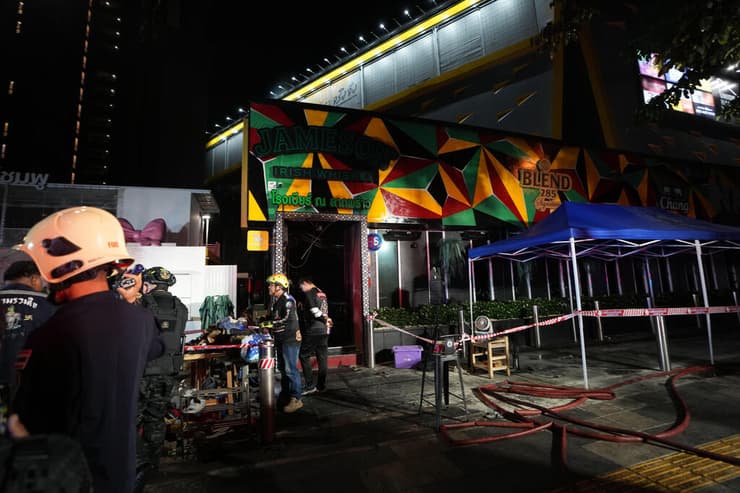 צילום: AP Photo/Sakchai Lalit תאילנד שריפה ב פאב ב בנגקוק
