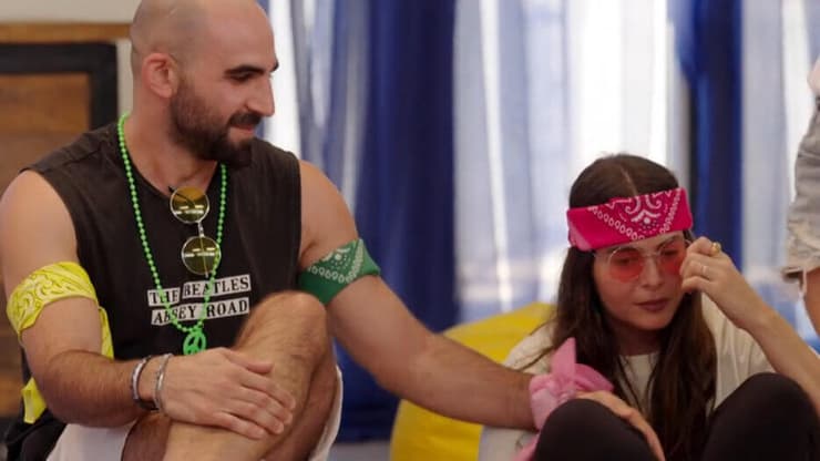 שתתה קצת מלח. מתוך סופ"ש הזוגות של "חתונה ממבט ראשון" (צילום מסך) מתוך סופ"ש הזוגות של "חתונה ממבט ראשון"