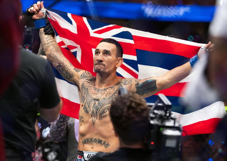 הוכרז כמנצח. מקס הולוויי (צילום: Mark J. Rebilas/REUTERS) לוחם ה-MMA מקס הולוויי