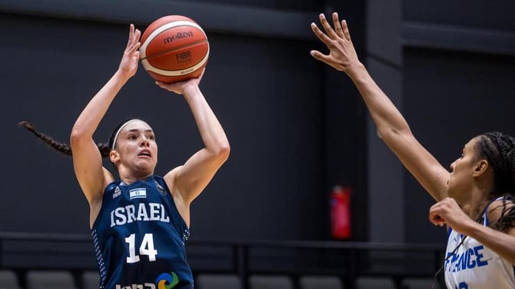 לא הגיע לה? גל רביב (צילום: FIBA PHOTOS) רביב