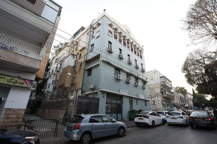 ישיבה בחיפה (צילום: אלעד גרשגורן) ישיבה בחיפה