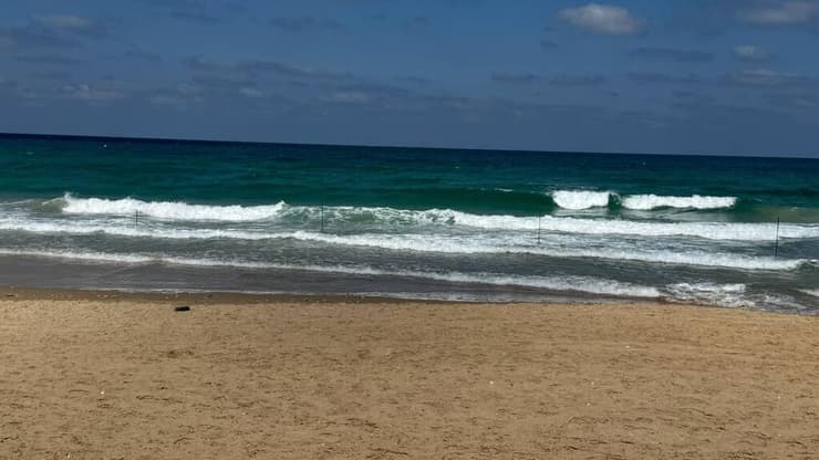 חוף זמיר בחיפה שנסגר בעקבות זיהום