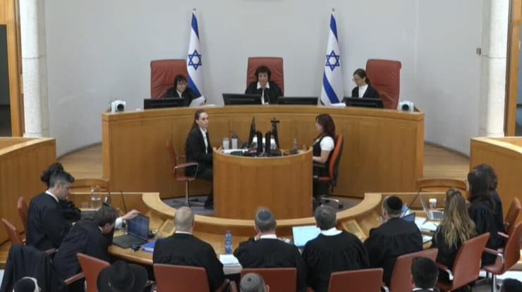 דיון בבג"ץ בנושא משתמטים, השבוע (צילום: דוברות הרשות השופטת) דיון בעתירה בעניין הכרה לצרכי מס בתרומה לישיבות שבהן לומדים מי שאינם מתגייסים לצבא