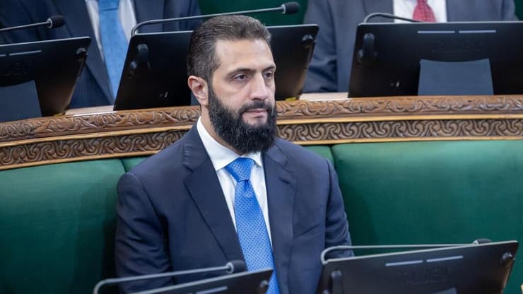 יחסים פורים בין וושינגטון והמשטר הסורי החדש. אחמד א-שרע הכינוס הראשון של הפרלמנט הסורי
