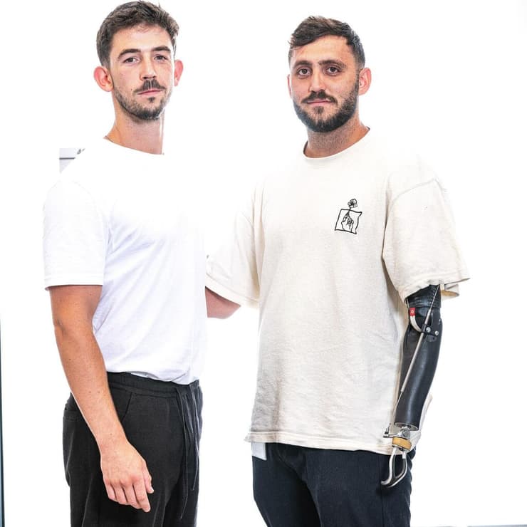 עומר בראל ועמרי רוזנבלט. "צריך תעצומות נפש כדי להתעסק במה שרצית לעסוק בו למרות הפציעה" (צילום: יובל חן) עומר בראל ועמרי רוזנבלט. "צריך תעצומות נפש כדי להתעסק במה שרצית לעסוק בו למרות הפציעה"