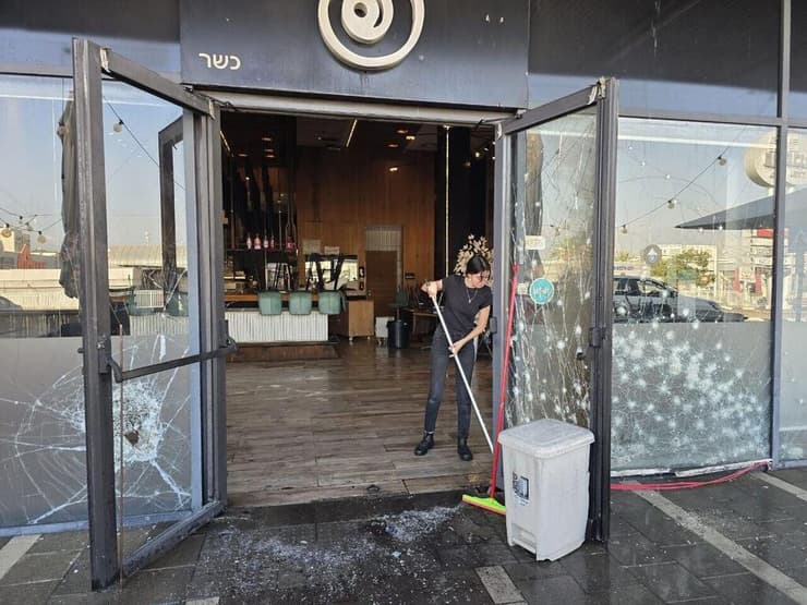 רימוך הושלך לעבר סניף ג'פניקה בעפולה וגרם לשריפה