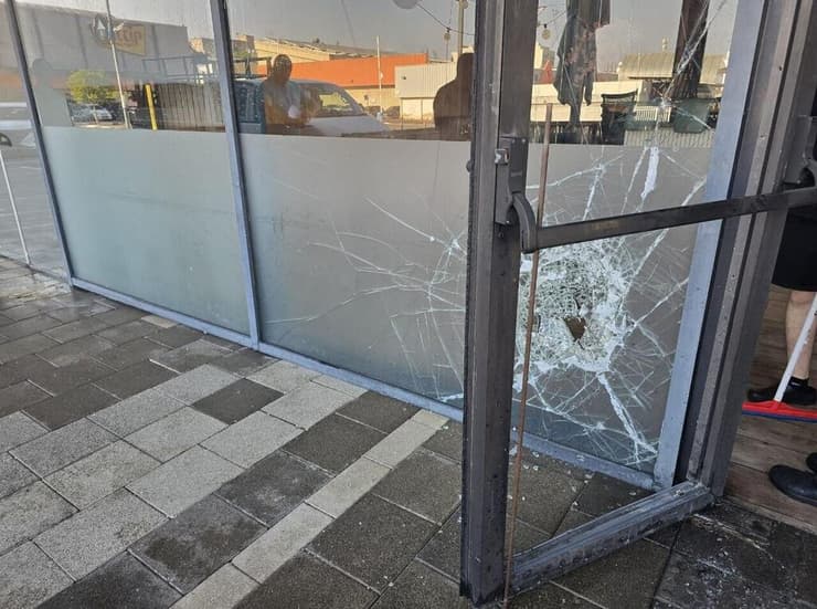 רימוך הושלך לעבר סניף ג'פניקה בעפולה וגרם לשריפה