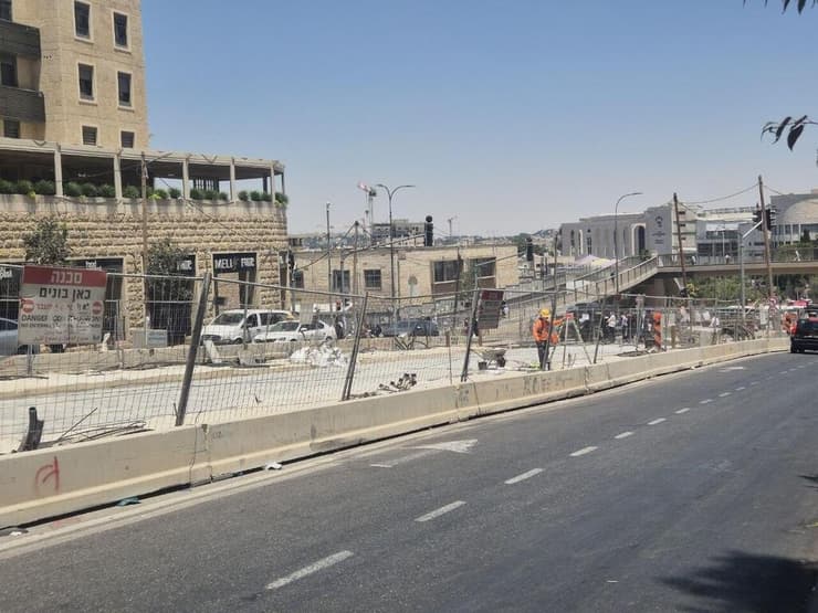 תיקון מקטע הרכבת הקלה בעקבות הרס הפגנות החרדים
