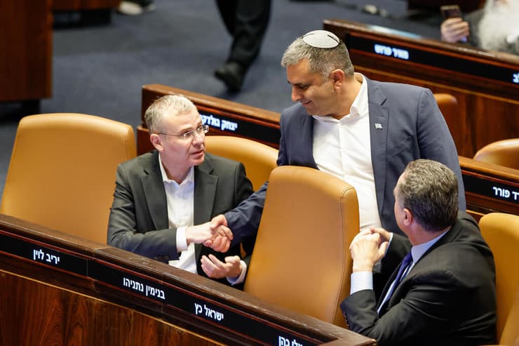 לוין במליאה הערב. טען שהחוק "יחזיר את המשילות לדרג הנבחר" (צילום: נועם מושקוביץ, דוברות הכנסת) מליאת הכנסת