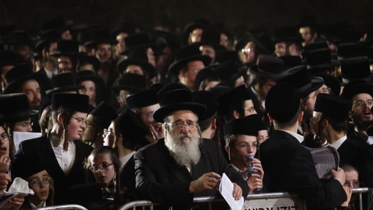 הפגנה של חרדים, חסידי צאנז מחוץ לכלא 10