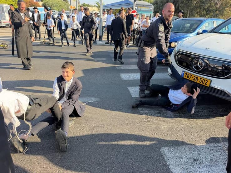 צילום: קובי קואנקס הפגנה של הפלג הירושלמי בכביש גהה