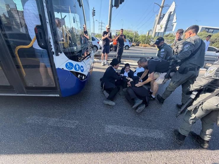 צילום: קובי קואנקס הפגנה של הפלג הירושלמי בכביש גהה